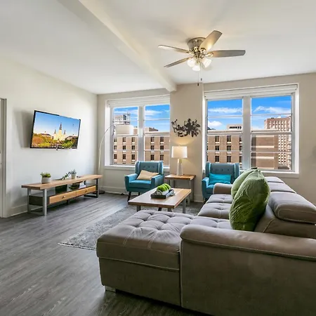 Spacious 4Br Luxury Condo Steps To French Quarter